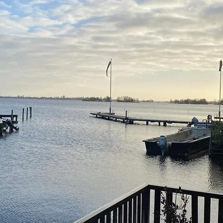 Woonboot De Witte Loosdrechtse Plassen 루즈으레트