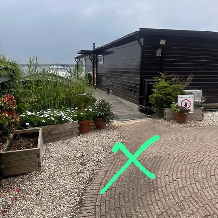 Woonboot De Witte Loosdrechtse Plassen *