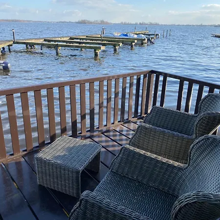 Ботель Woonboot De Witte Loosdrechtse Plassen Лусдрехт