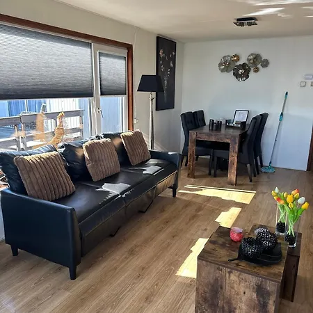 Ботель Woonboot De Witte Loosdrechtse Plassen Лусдрехт