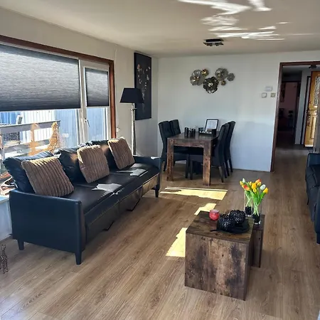 Woonboot De Witte Loosdrechtse Plassen