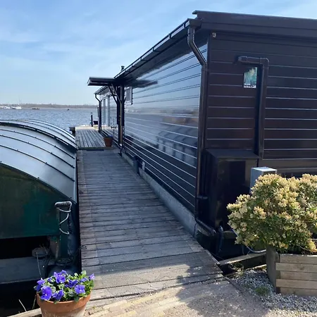 Woonboot De Witte Loosdrechtse Plassen *