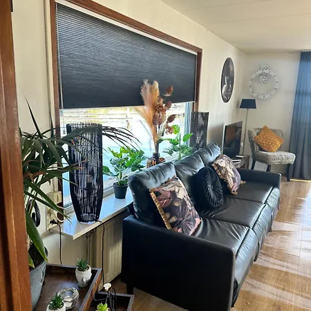 Woonboot De Witte Loosdrechtse Plassen Loosdrecht