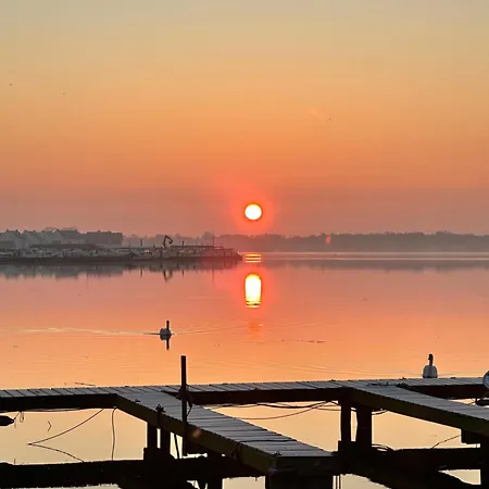Woonboot De Witte Loosdrechtse Plassen Botel Loosdrecht