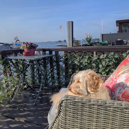 Woonboot De Witte Loosdrechtse Plassen * Loosdrecht