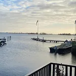 Woonboot De Witte Loosdrechtse Plassen Loosdrecht