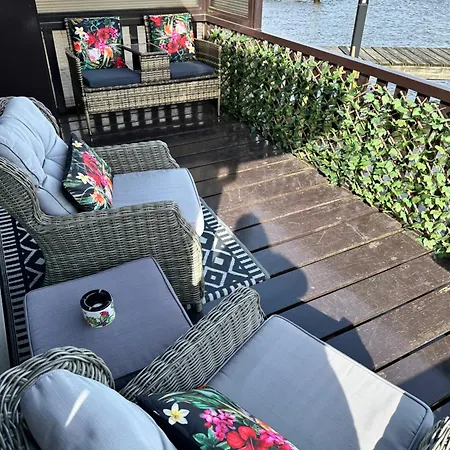 Botel Woonboot De Witte Loosdrechtse Plassen